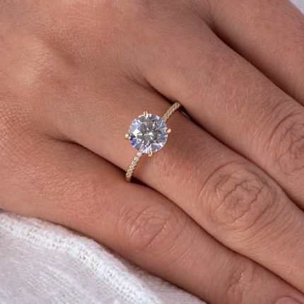 Round Cut 2 Carat Solitaire Ring – Timeless Sparkle & Pave Band Detail