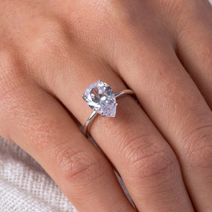 Pear Cut 3 Carat Simulated Diamond Ring in 925 Sterling Silver – Sleek Solitaire Design