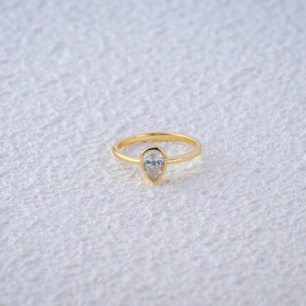 1.2 CT Pear Cut Moissanite Diamond Engagement Ring